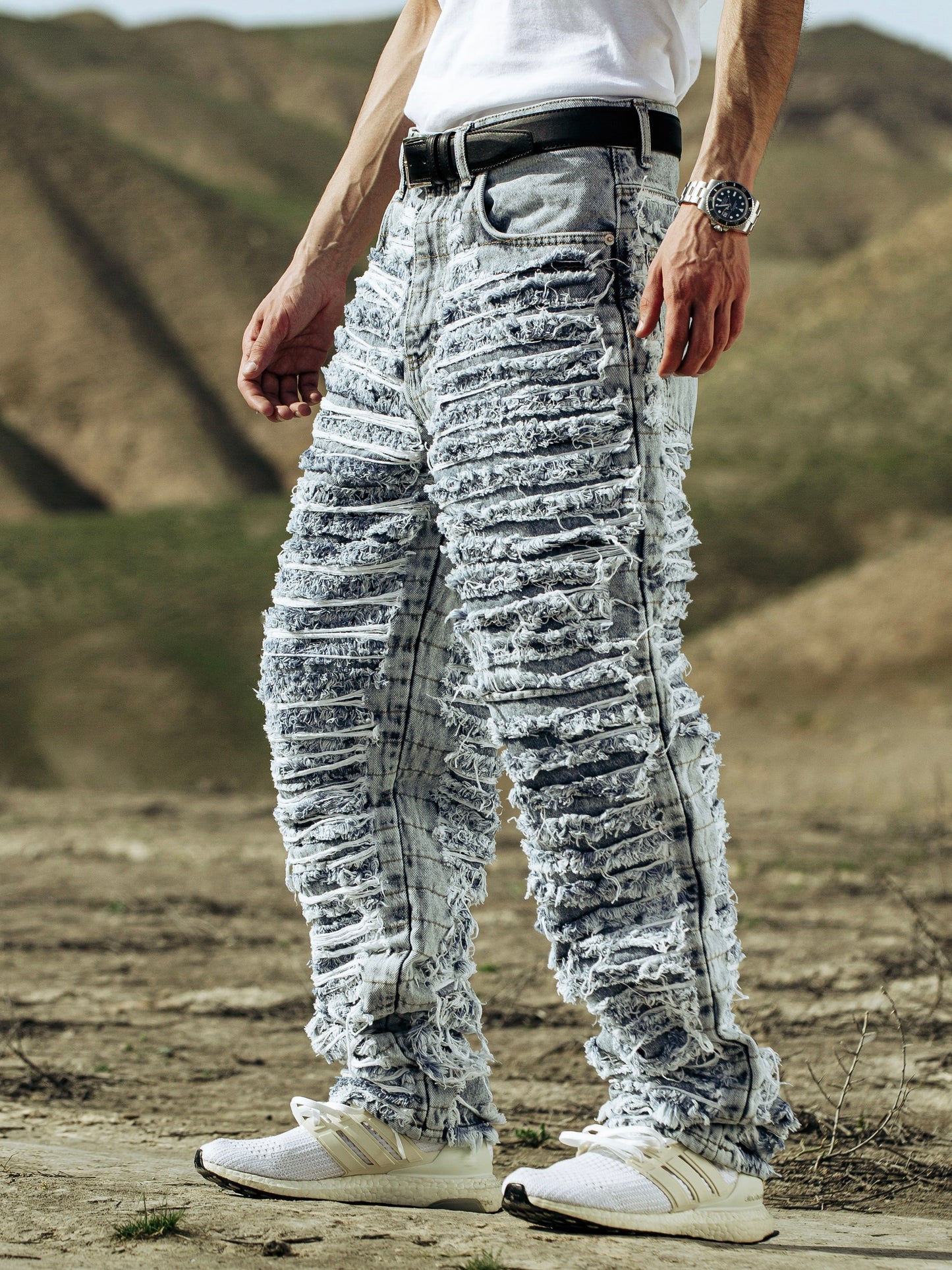 Full Distressed Jeans