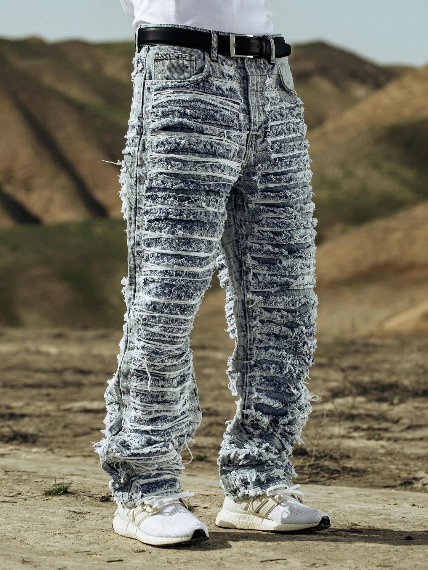 Full Distressed Jeans